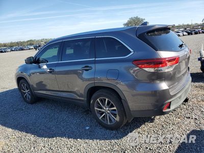 Drugie zdjęcie samochodu z przodu: 2018 TOYOTA HIGHLANDER SE VIN:5TDJZRFH9JS862367 - miniatura