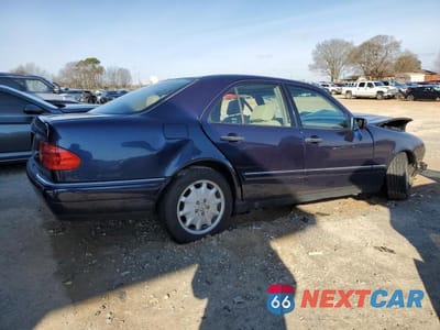 Trzecie zdjęcie samochodu z tyłu: 1998 MERCEDES-BENZ E 320 VIN:WDBJF65F7WA559503 - miniatura
