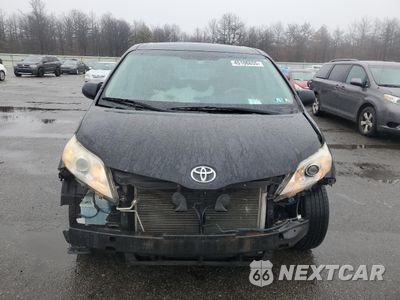 Piąte zdjęcie samochodu w środku: 2013 TOYOTA SIENNA VIN:5TDZK3DC0DS282456 - miniatura