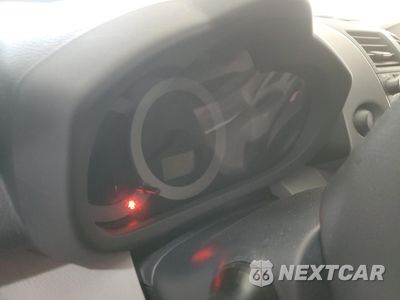 Zdjęcie 9 z 13 samochodu: 2006 TOYOTA RAV4 VIN:JTMZD33V865002594 - miniatura