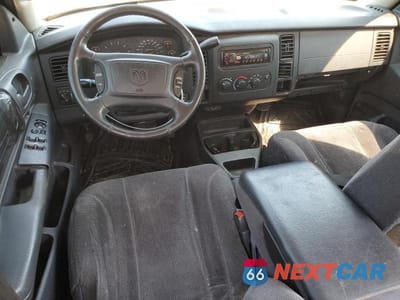 Zdjęcie 8 z 12 samochodu: 2004 DODGE DAKOTA QUAD SLT VIN:1D7HL48KX4S504532 - miniatura