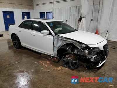 Czwarte zdjęcie samochodu z boku: 2023 CHRYSLER 300 S VIN:2C3CCAGGXPH588402 - miniatura