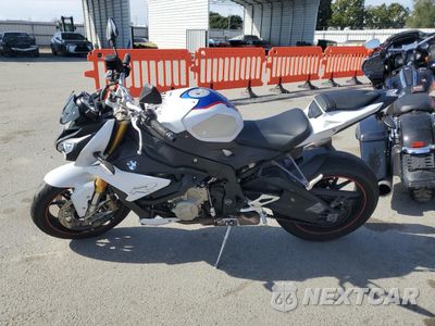 Trzecie zdjęcie samochodu z tyłu: 2019 BMW S 1000 R VIN:WB10D6204KZ972152 - miniatura