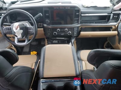 Zdjęcie 8 z 12 samochodu: 2023 FORD F350 SUPER DUTY VIN:1FT8W3BT4PEC89729 - miniatura