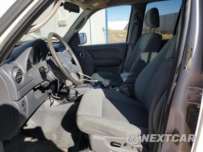 Zdjęcie 7 z 13 samochodu: 2005 JEEP LIBERTY LIMITED VIN:1J4GL58K35W502525 - miniatura