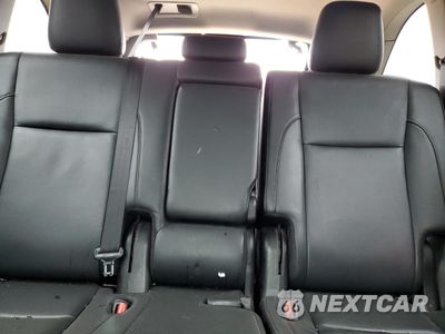 Zdjęcie 10 z 15 samochodu: 2018 TOYOTA HIGHLANDER VIN:5TDKZRFH6JS282689 - miniatura