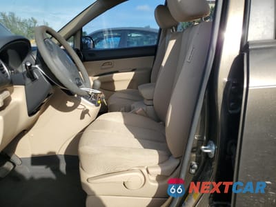 Zdjęcie 7 z 13 samochodu: 2009 KIA RONDO BASE VIN:KNAFG528597275001 - miniatura
