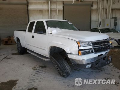 Czwarte zdjęcie samochodu z boku: 2007 CHEVROLET SILVERADO K1500 CLASSIC VIN:1GCEK19Z37Z194911 - miniatura