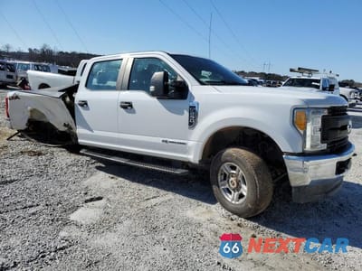 Czwarte zdjęcie samochodu z boku: 2018 FORD F250 SUPER DUTY VIN:1FT7W2BT4JEC16731 - miniatura