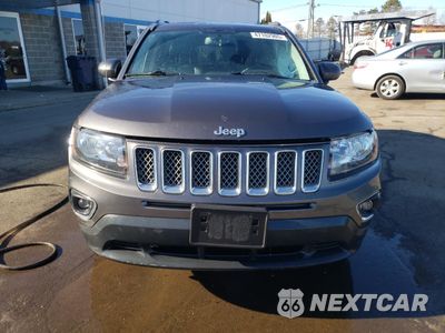Piąte zdjęcie samochodu w środku: 2016 JEEP COMPASS LATITUDE VIN:1C4NJDEBXGD783254 - miniatura