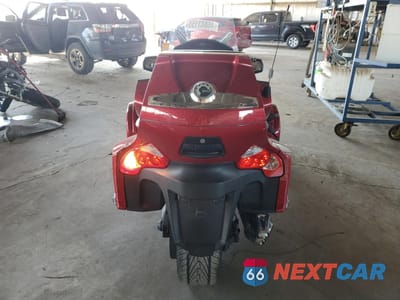 Czwarte zdjęcie samochodu z boku: 2015 CAN-AM SPYDER ROADSTER RT VIN:2BXNBDD20FV000895 - miniatura