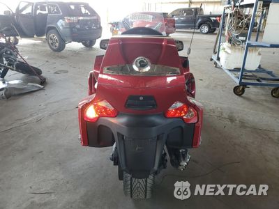 Czwarte zdjęcie samochodu z boku: 2015 CAN-AM SPYDER ROADSTER RT VIN:2BXNBDD20FV000895 - miniatura
