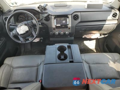 Zdjęcie 8 z 12 samochodu: 2021 TOYOTA TUNDRA DOUBLE CAB SR VIN:5TFUY5F10MX032502 - miniatura