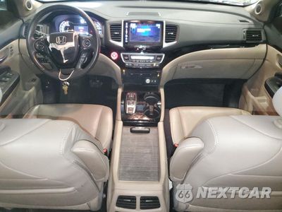 Zdjęcie 8 z 16 samochodu: 2017 HONDA PILOT TOURING VIN:5FNYF6H95HB021401 - miniatura