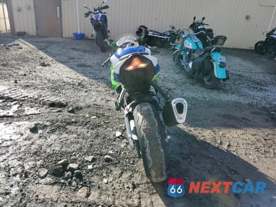 Czwarte zdjęcie samochodu z boku: 2024 KAWASAKI ZX636 K VIN:JKBZXJJ19RA003413 - miniatura