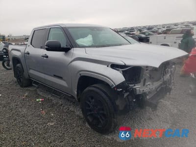 Czwarte zdjęcie samochodu z boku: 2024 TOYOTA TUNDRA VIN:5TFLA5DB9RX163673 - miniatura