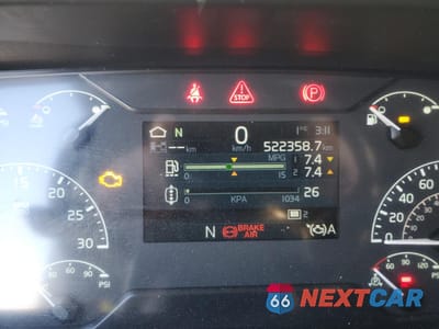 Zdjęcie 8 z 10 samochodu: 2023 VOLVO VN VNL VIN:4V4NC9EH1PN322082 - miniatura