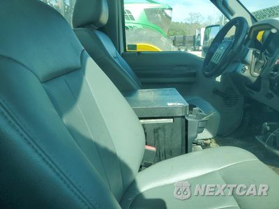 Piąte zdjęcie samochodu w środku: 2012 FORD F450 SUPER DUTY VIN:1FDUF4GY6CEC36013 - miniatura