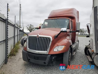 Drugie zdjęcie samochodu z przodu: 2019 INTERNATIONAL LT625 SEMI TRUCK VIN:3HSDZTZR4KN121545 - miniatura