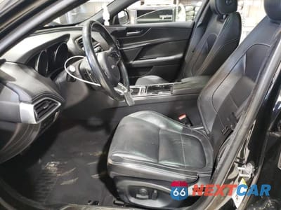 Zdjęcie 7 z 12 samochodu: 2017 JAGUAR XE VIN:SAJAF4BV9HA951050 - miniatura