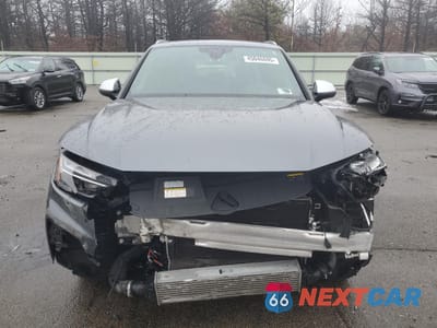 Piąte zdjęcie samochodu w środku: 2022 AUDI SQ5 PREMIUM VIN:WA1A4AFY4N2137072 - miniatura