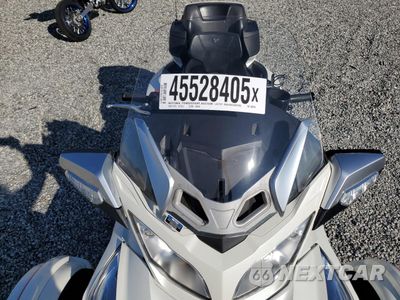 Piąte zdjęcie samochodu w środku: 2014 CAN-AM SPYDER ROADSTER RT VIN:2BXNBDD18EV000780 - miniatura