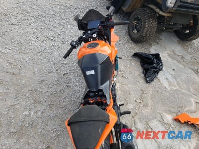Zdjęcie 6 z 9 samochodu: 2024 KTM 390 RC VIN:MD2JYJ408RN209512 - miniatura