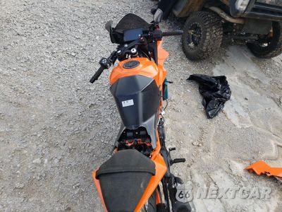 Zdjęcie 6 z 9 samochodu: 2024 KTM 390 RC VIN:MD2JYJ408RN209512 - miniatura