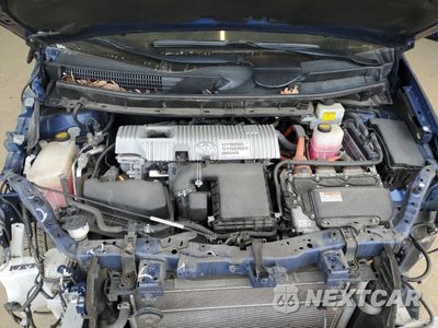 Zdjęcie 11 z 13 samochodu: 2014 TOYOTA PRIUS V VIN:JTDZN3EU6E3328647 - miniatura
