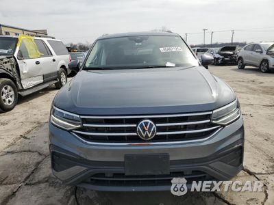 Piąte zdjęcie samochodu w środku: 2023 VOLKSWAGEN TIGUAN SE VIN:3VV3B7AX9PM125745 - miniatura