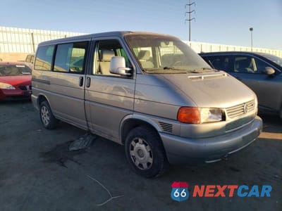 Czwarte zdjęcie samochodu z boku: 2000 VOLKSWAGEN EUROVAN VIN:WV2MH4700YH083922 - miniatura