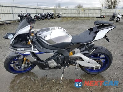 Trzecie zdjęcie samochodu z tyłu: 2015 YAMAHA YZFR1M VIN:JYARN40E3FA000231 - miniatura