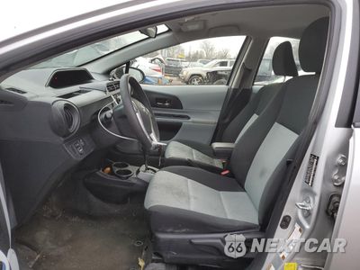 Zdjęcie 7 z 12 samochodu: 2013 TOYOTA PRIUS C VIN:JTDKDTB34D1552977 - miniatura