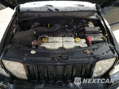 Zdjęcie 13 z 15 samochodu: 2008 JEEP LIBERTY SPORT VIN:1J8GN28K38W284372 - miniatura