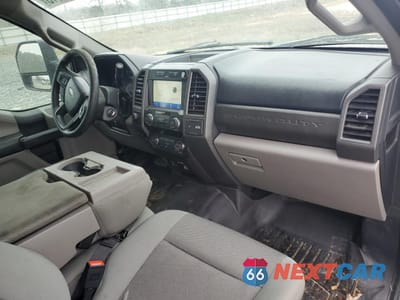 Piąte zdjęcie samochodu w środku: 2020 FORD F450 SUPER DUTY VIN:1FT8W4DT5LED29409 - miniatura