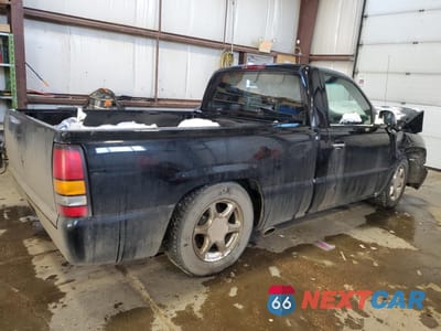 Trzecie zdjęcie samochodu z tyłu: 2000 GMC NEW SIERRA C1500 VIN:1GTEC14T7YZ242573 - miniatura
