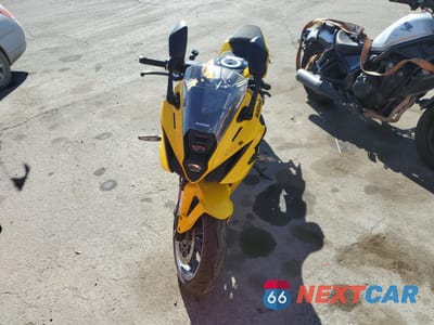 Drugie zdjęcie samochodu z przodu: 2024 SUZUKI GSX800 F VIN:JS1EM13B6R7101684 - miniatura