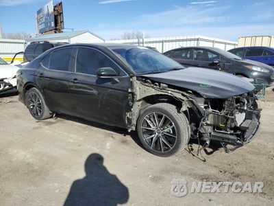 Czwarte zdjęcie samochodu z boku: 2021 TOYOTA CAMRY SE VIN:4T1G11AK5MU607202 - miniatura