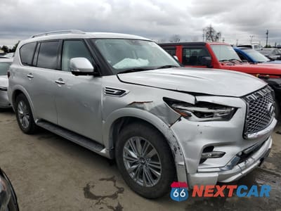 Czwarte zdjęcie samochodu z boku: 2021 INFINITI QX80 LUXE VIN:JN8AZ2AF8M9718314 - miniatura
