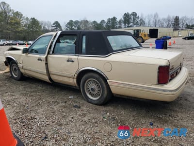 Drugie zdjęcie samochodu z przodu: 1997 LINCOLN TOWN CAR SIGNATURE VIN:1LNLM82W1VY604176 - miniatura