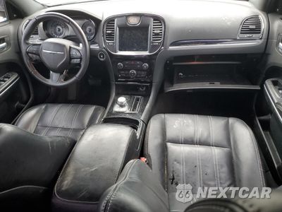 Zdjęcie 8 z 13 samochodu: 2018 CHRYSLER 300 S VIN:2C3CCABG9JH214510 - miniatura