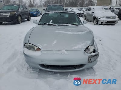 Piąte zdjęcie samochodu w środku: 1999 MAZDA MX-5 MIATA VIN:JM1NB3531X0115463 - miniatura