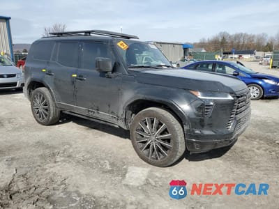 Czwarte zdjęcie samochodu z boku: 2024 LEXUS GX 550 LUXURY VIN:JTJVBCDX1R5005388 - miniatura