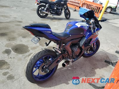 2024 YAMAHA YZFR7 JYARM38Y8RA002430 - główne zdjęcie licytacji z USA - miniatura