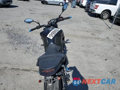 Zdjęcie 6 z 10 samochodu: 2018 YAMAHA MT09 VIN:JYARN53E4JA003584 - miniatura