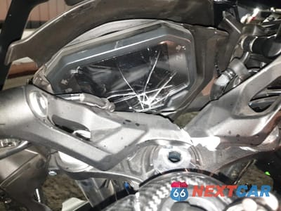 Zdjęcie 7 z 9 samochodu: 2022 KAWASAKI EX650 N VIN:ML5EXEN15NDA50308 - miniatura