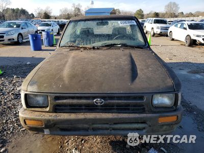 Piąte zdjęcie samochodu w środku: 1993 TOYOTA PICKUP 1/2 TON SHORT WHEELBASE STB VIN:4TARN81A6PZ114634 - miniatura