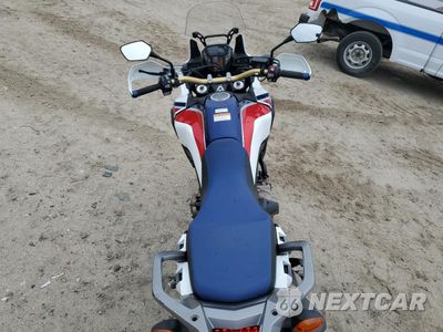 Zdjęcie 6 z 10 samochodu: 2017 HONDA CRF1000 VIN:JH2SD04H3HK000255 - miniatura