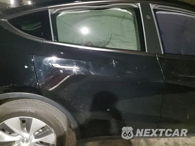 Zdjęcie 10 z 12 samochodu: 2023 TESLA MODEL Y VIN:7SAYGDEE4PA136945 - miniatura
