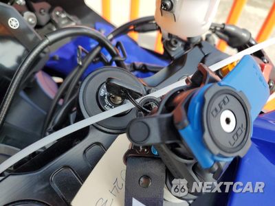 Zdjęcie 8 z 9 samochodu: 2024 YAMAHA YZFR7 VIN:JYARM38Y8RA002430 - miniatura
